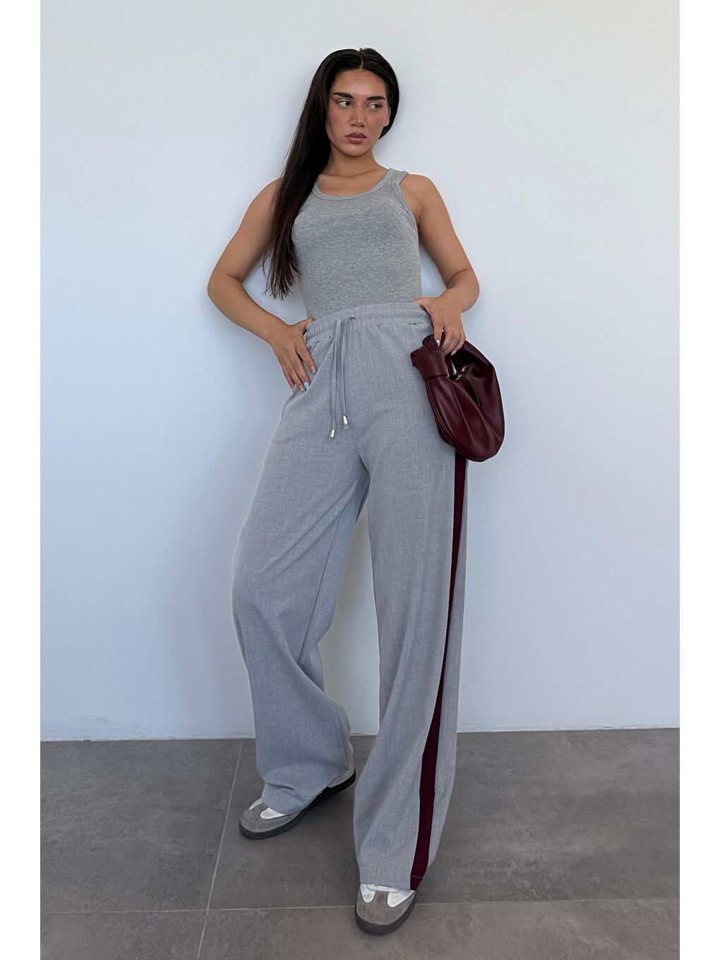 Gri Şerit Detaylı Bol Paça Kadın Pantolon Mg2441-4