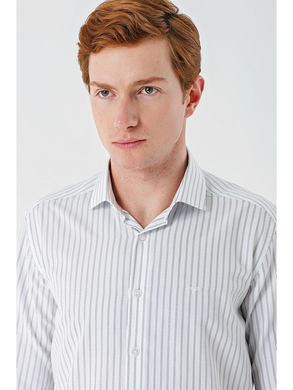 Beyaz Uzun Kollu Çizgili Armürlü Cepsiz Pamuklu Klasik Slim Fit Dar Kesim Gömlek 1004240229-5