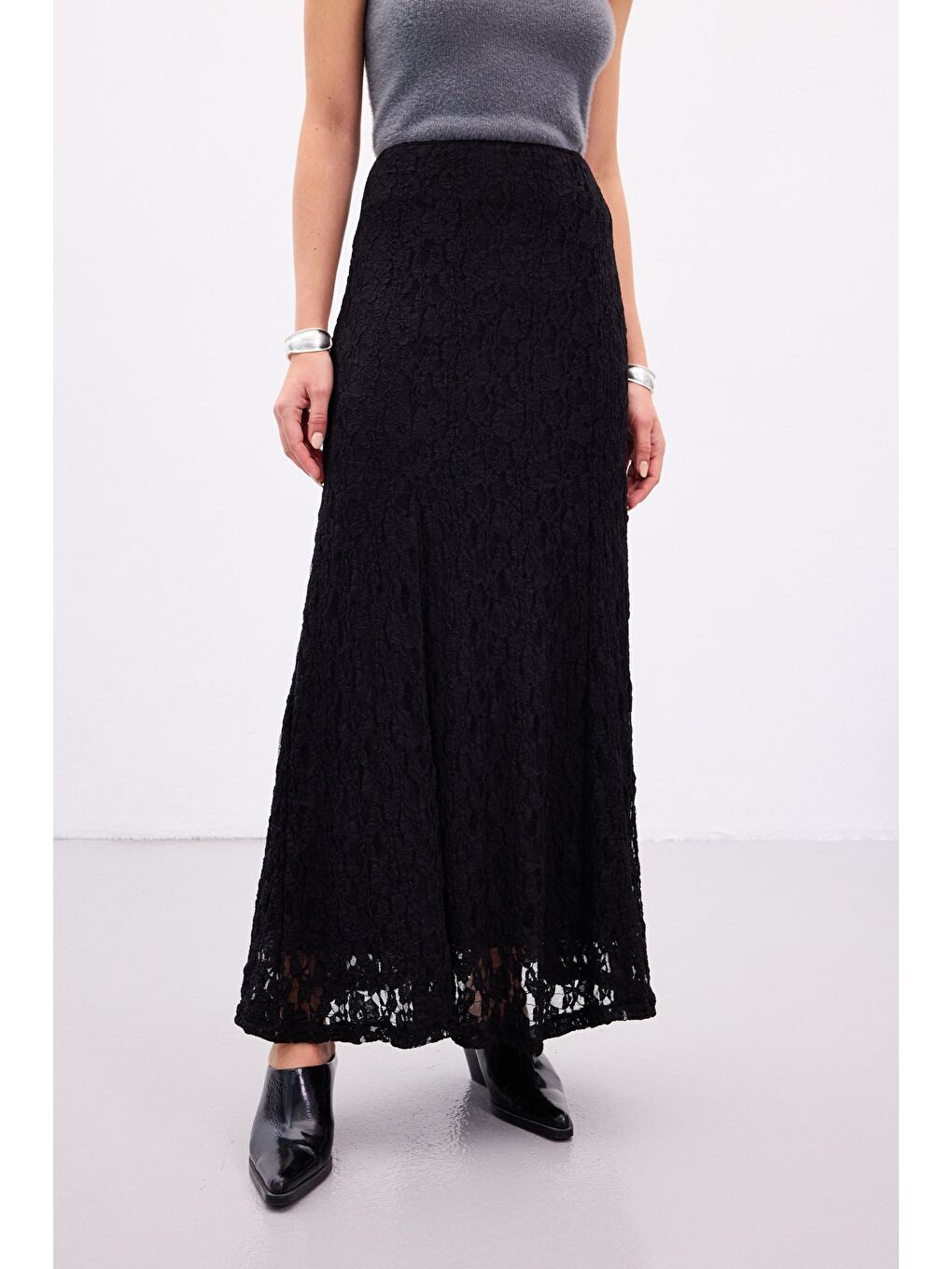 Dantelli Uzun Etek - Siyah-5