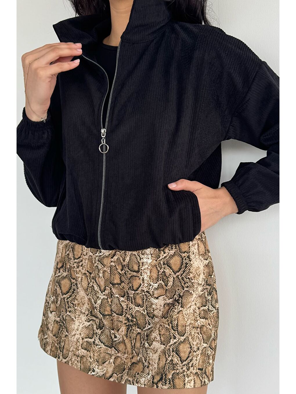 Siyah Fermuarlı Fitilli Kadife Ceket-2