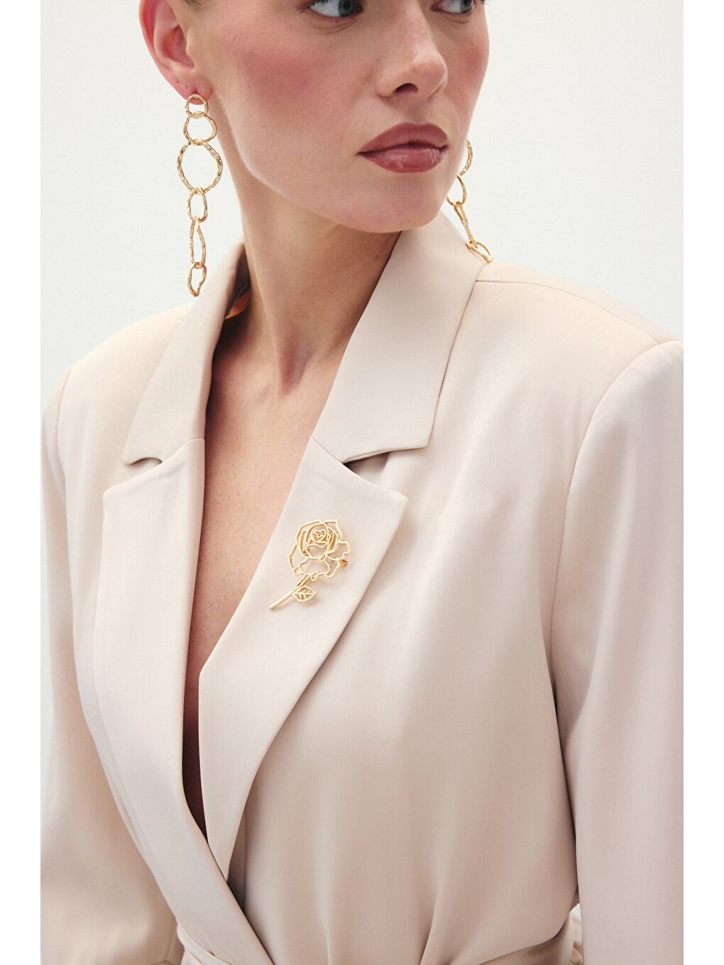 Broşlu Uzun Ceket - Bej-5