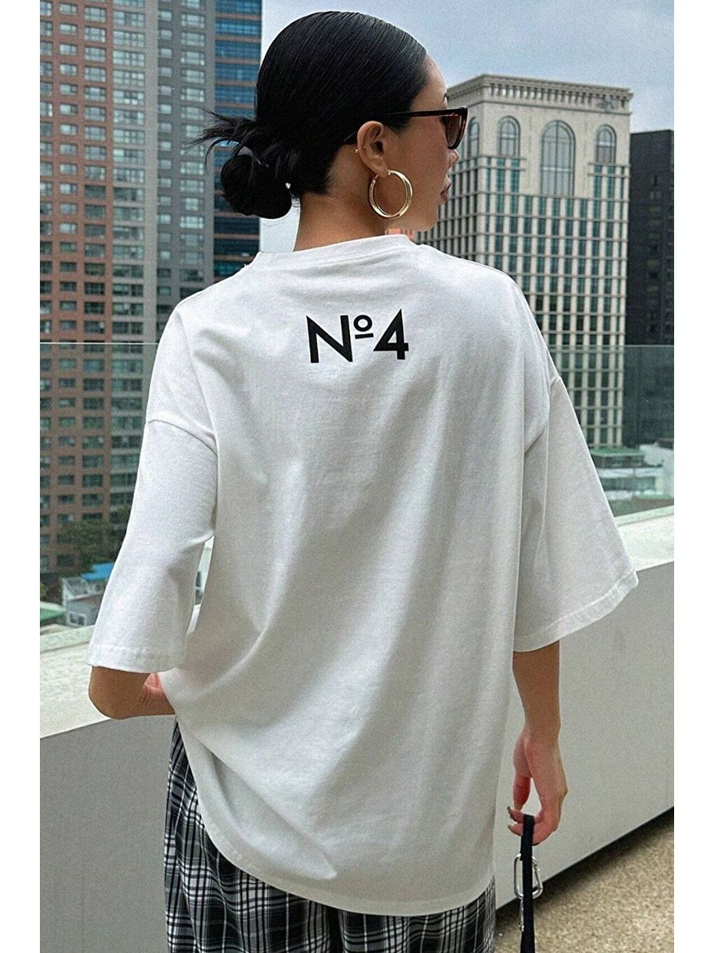 Kadın Beyaz Bisiklet Yaka Yıldız Baskılı Oversize T Shirt-1