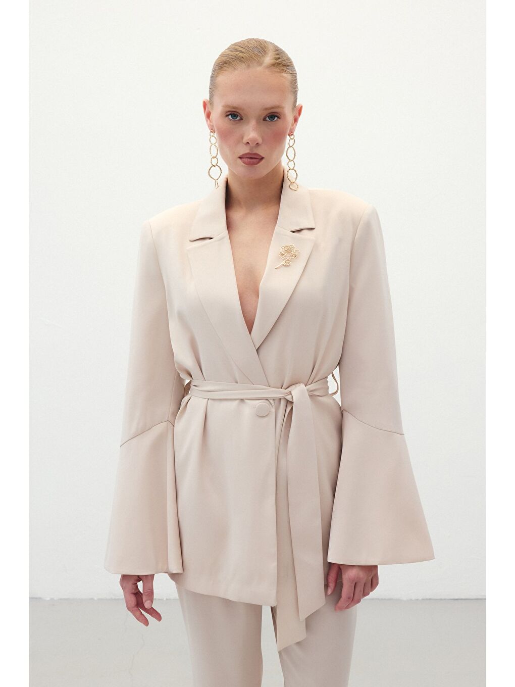 Broşlu Uzun Ceket - Bej-6