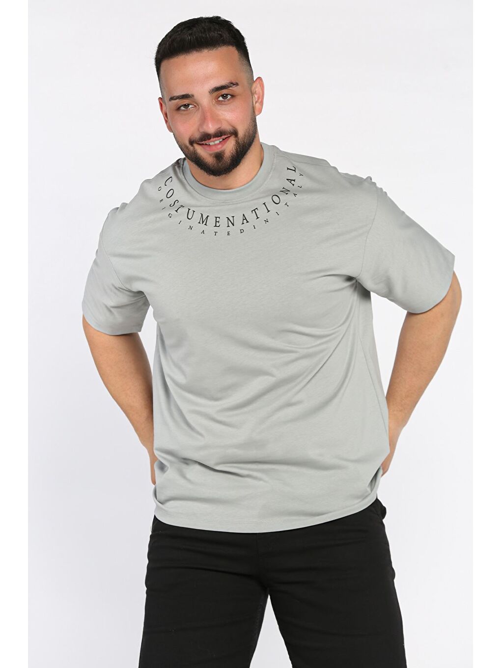 Gri Erkek Yaka Baskılı Oversize Tişört-1
