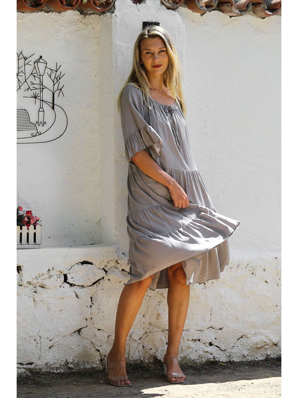 İtalyan Koyu Bej Havuz Yaka Fırfırlı Kol Eteği Fırfırlı Dokuma Casual Elbise-3