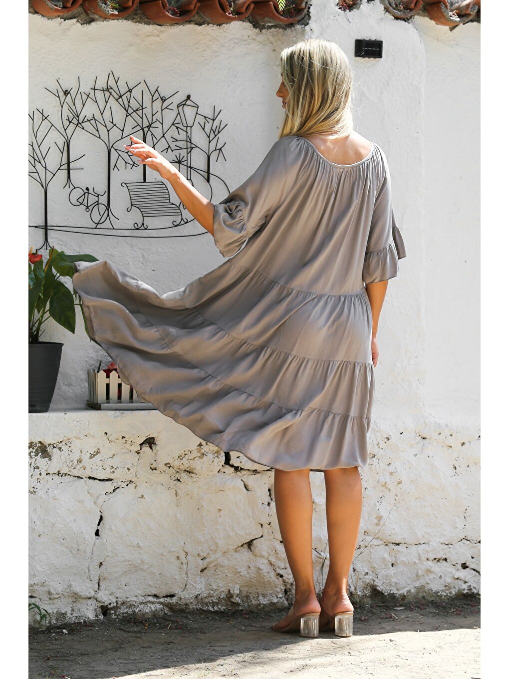 İtalyan Koyu Bej Havuz Yaka Fırfırlı Kol Eteği Fırfırlı Dokuma Casual Elbise-7