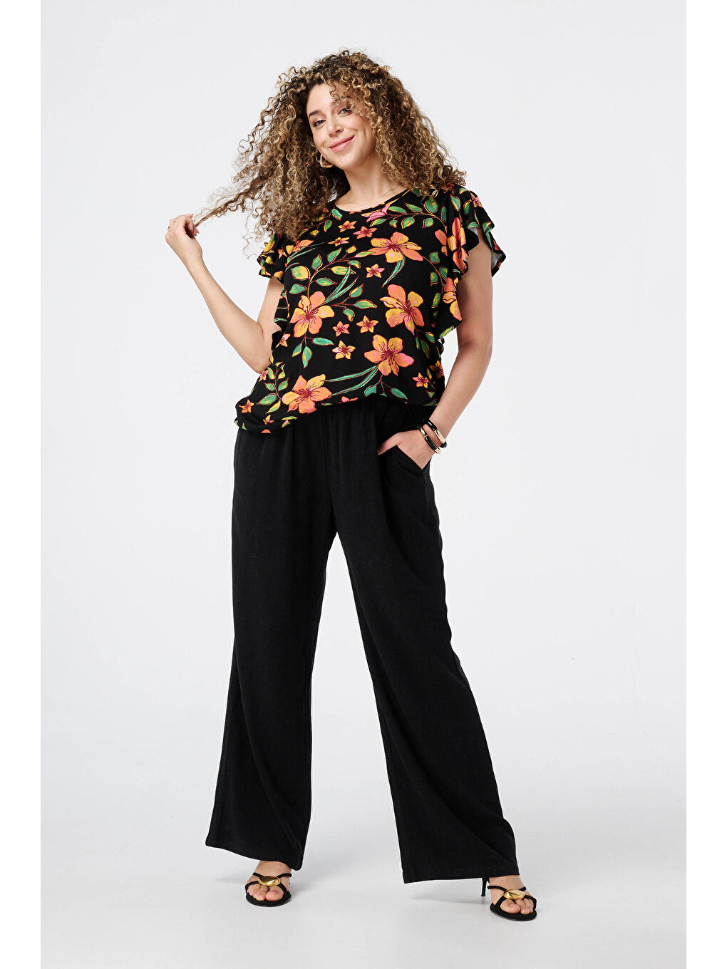 Kahverengi Büyük Beden Bisiklet Yaka Baskılı Kolları Fırfırlı Bluz E26414