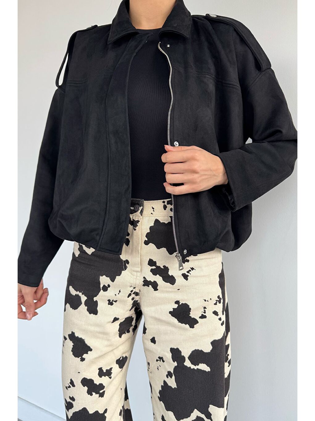 Siyah Kadın Bel Büzgülü Fermuarlı Ve Çıtçıtlı Süet Ceket-1