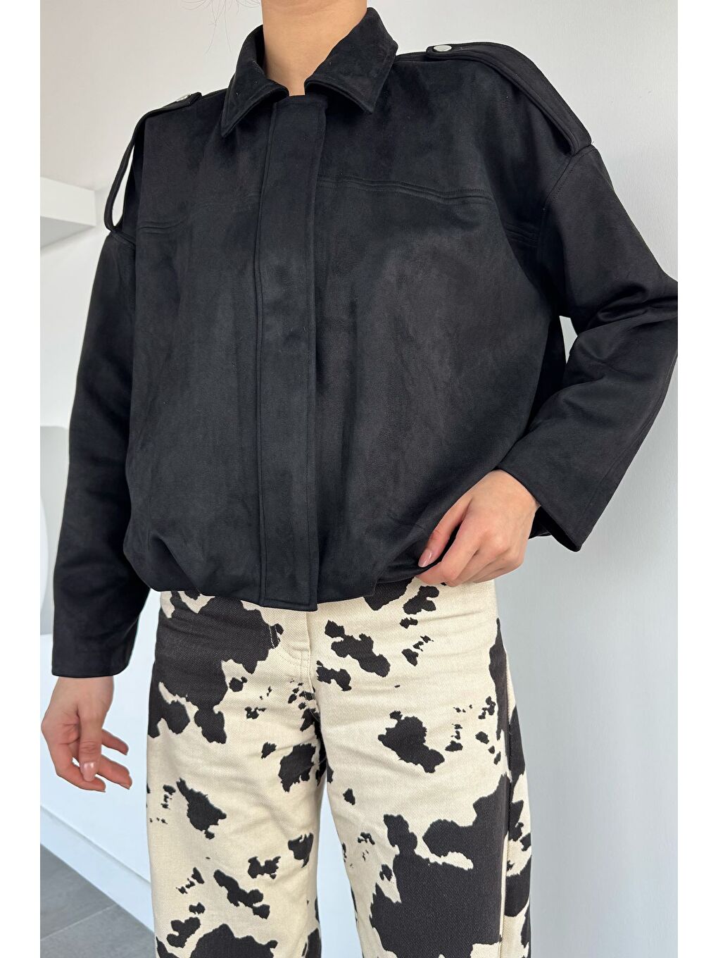 Siyah Kadın Bel Büzgülü Fermuarlı Ve Çıtçıtlı Süet Ceket-2