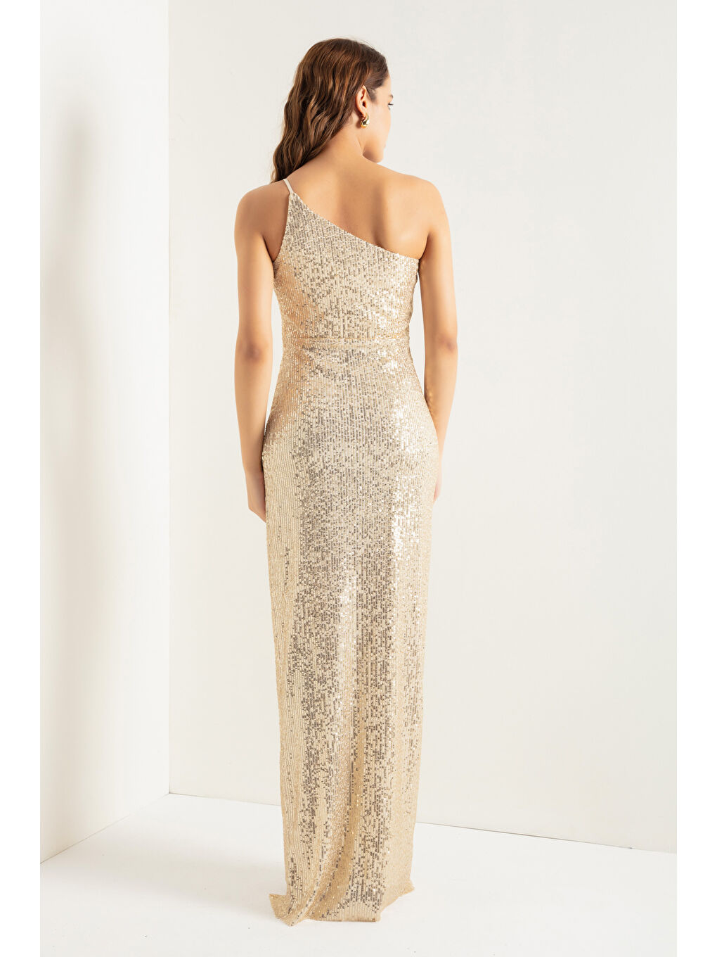 Kadın Bej Tek Omuzlu Yırtmaçlı Uzun Abiye Elbise-4