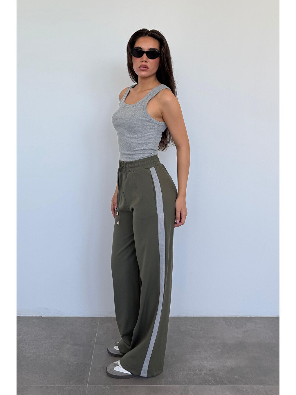 Haki Şerit Detaylı Bol Paça Kadın Pantolon Mg2441-2