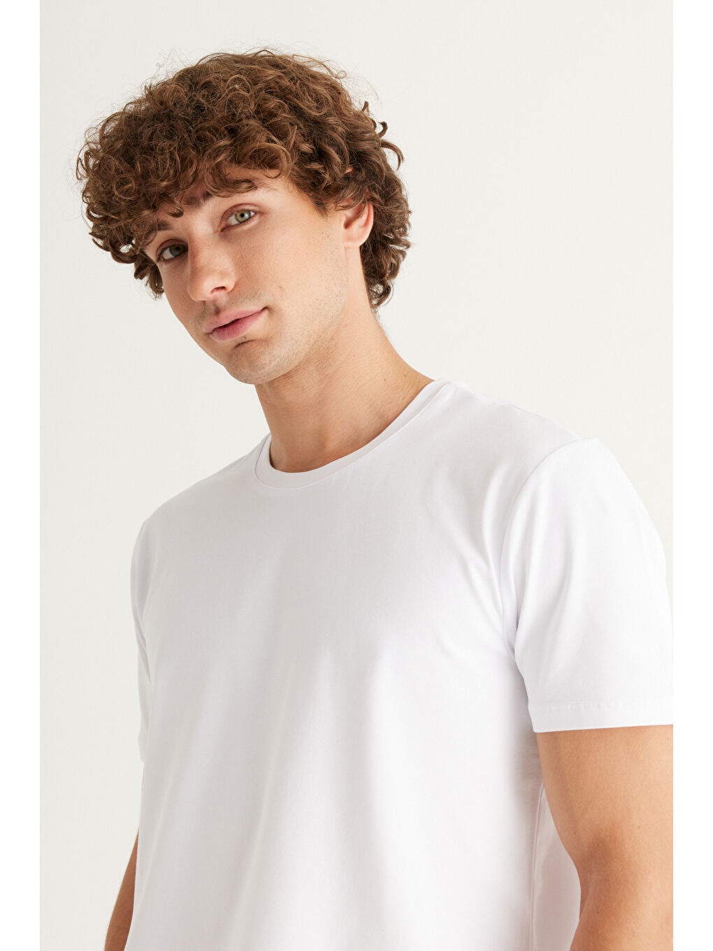 Erkek Beyaz 360 Derece Her Yöne Esneyen Slim Fit Bisiklet Yaka Tişört-2