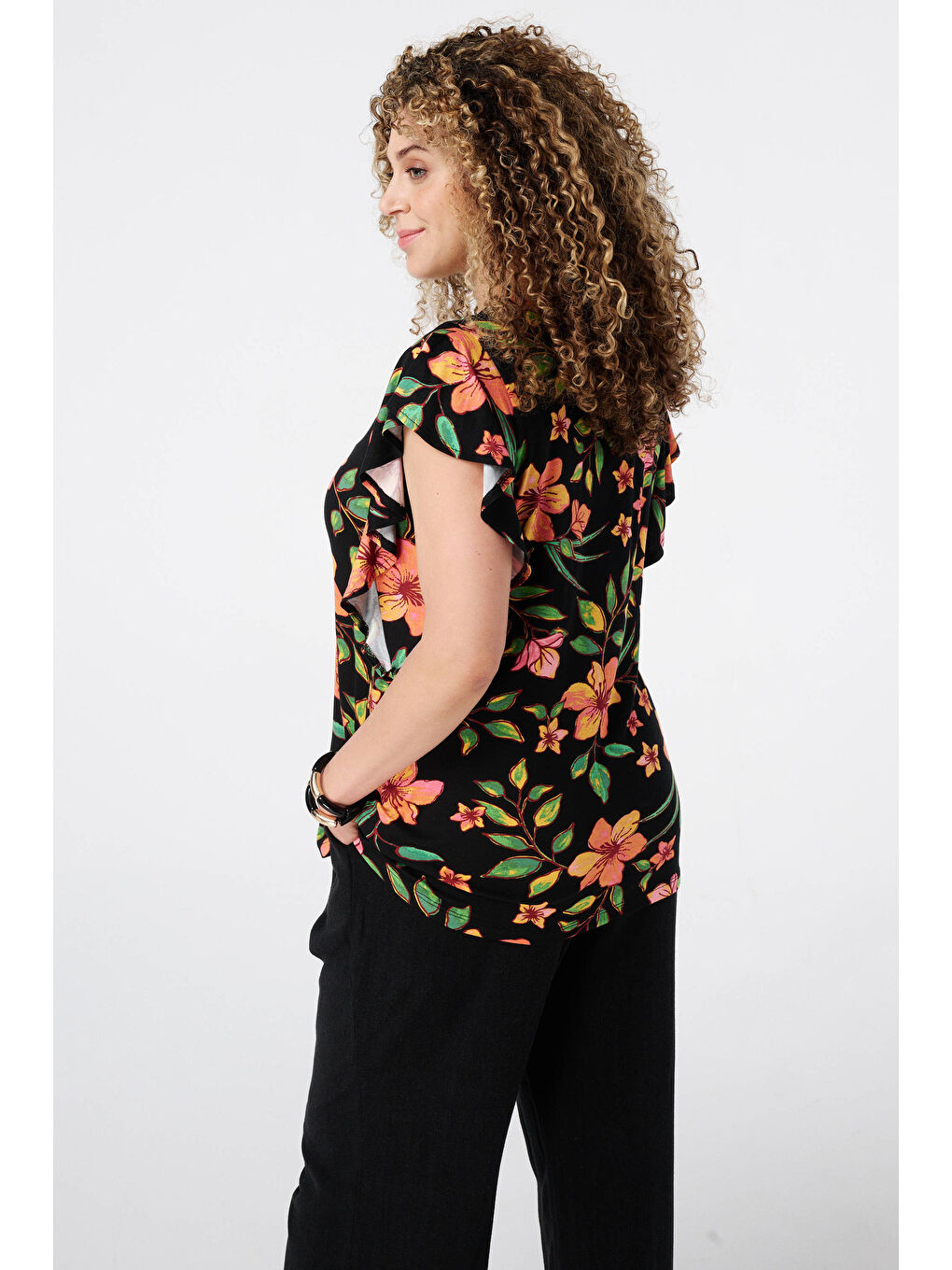 Kahverengi Büyük Beden Bisiklet Yaka Baskılı Kolları Fırfırlı Bluz E26414-3