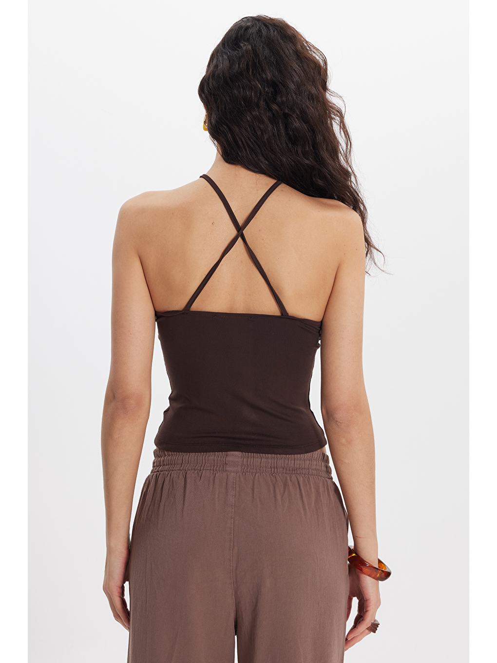 Kadın Slim Fit Dar Kesim Kolsuz Bİsiklet Yaka Dantelli Sırt Detaylı Kahverengi Bluz-5