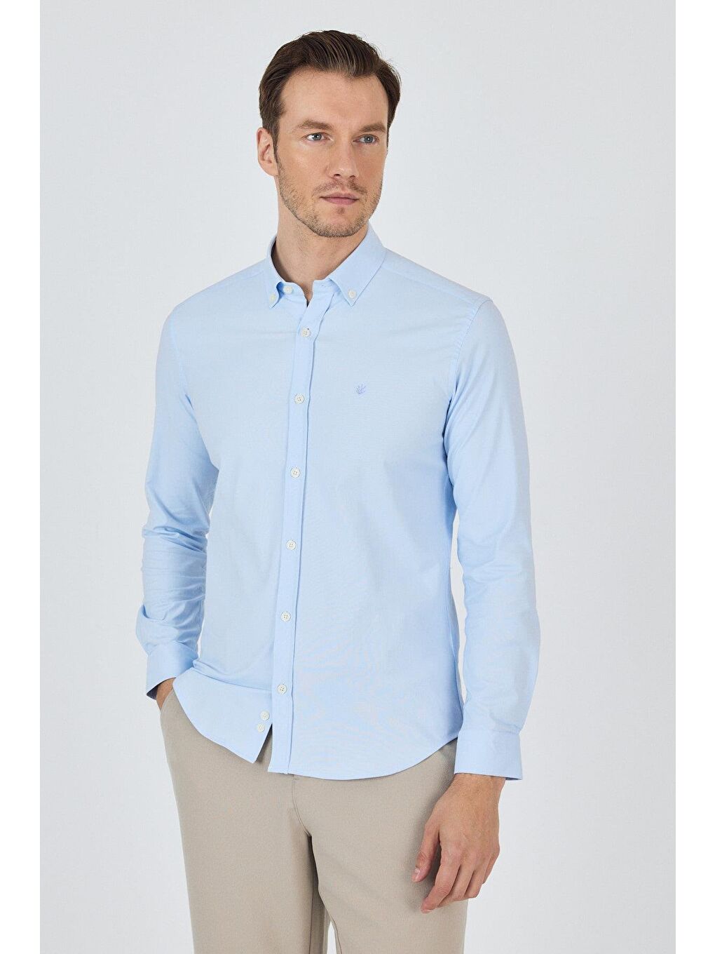 Mavi Uzun Kol Düz Bez Ayağı Düğmeli Yaka Cepsiz Pamuklu Casual Slim Fit Gömlek 1004250212