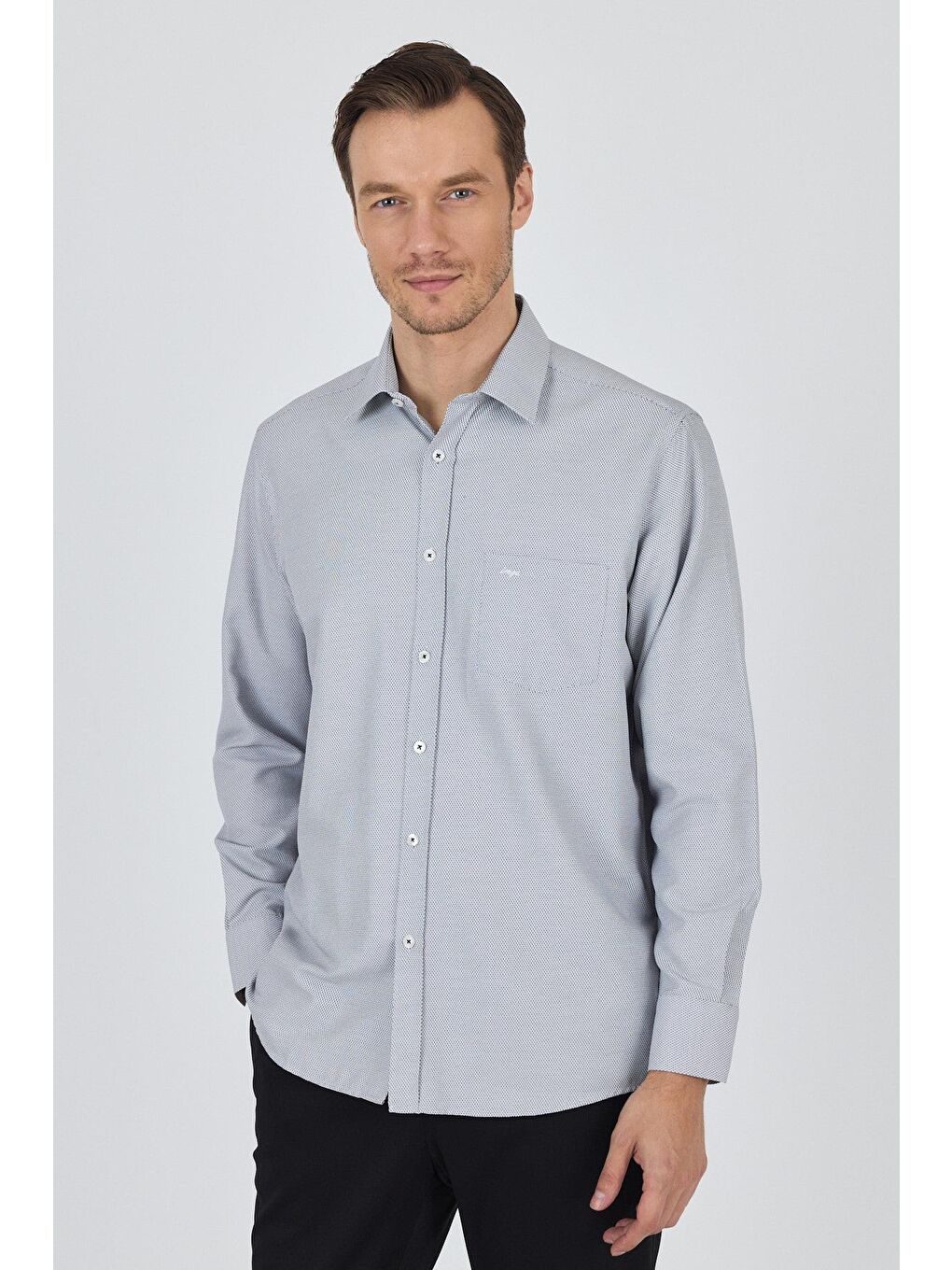 Siyah Sert Yaka Kendinden Desenli Classic Pamuklu Comfort Fit Büyük Beden Gömlek 1004250220