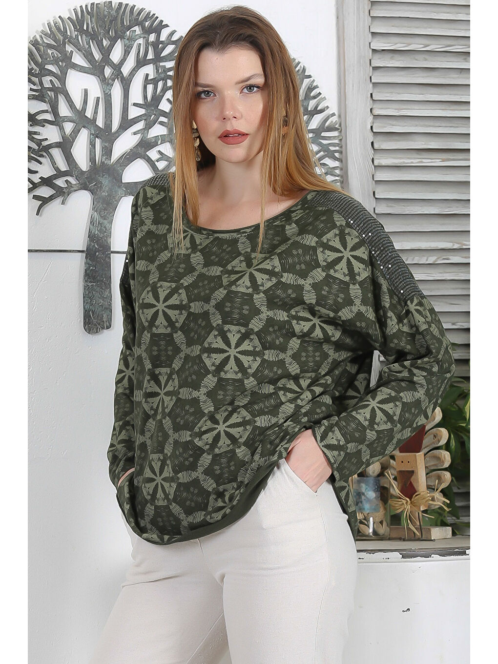 İtalyan Koyu Yeşil Yuvarlak Yaka Uzun Kol Pul Payetli Baskılı 2 İplik Şardonsuz Casual Örme Bluz-1