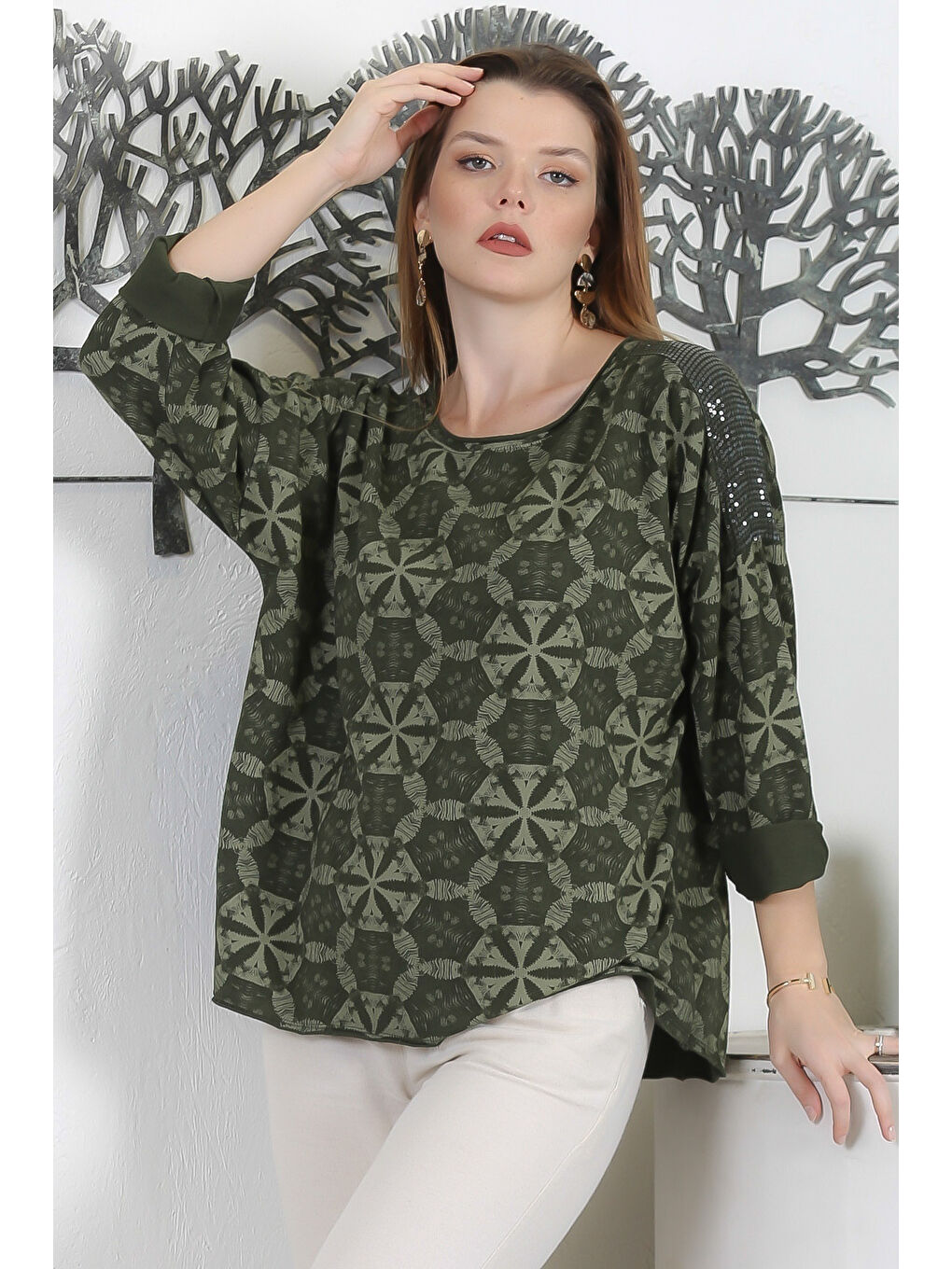 İtalyan Koyu Yeşil Yuvarlak Yaka Uzun Kol Pul Payetli Baskılı 2 İplik Şardonsuz Casual Örme Bluz-2