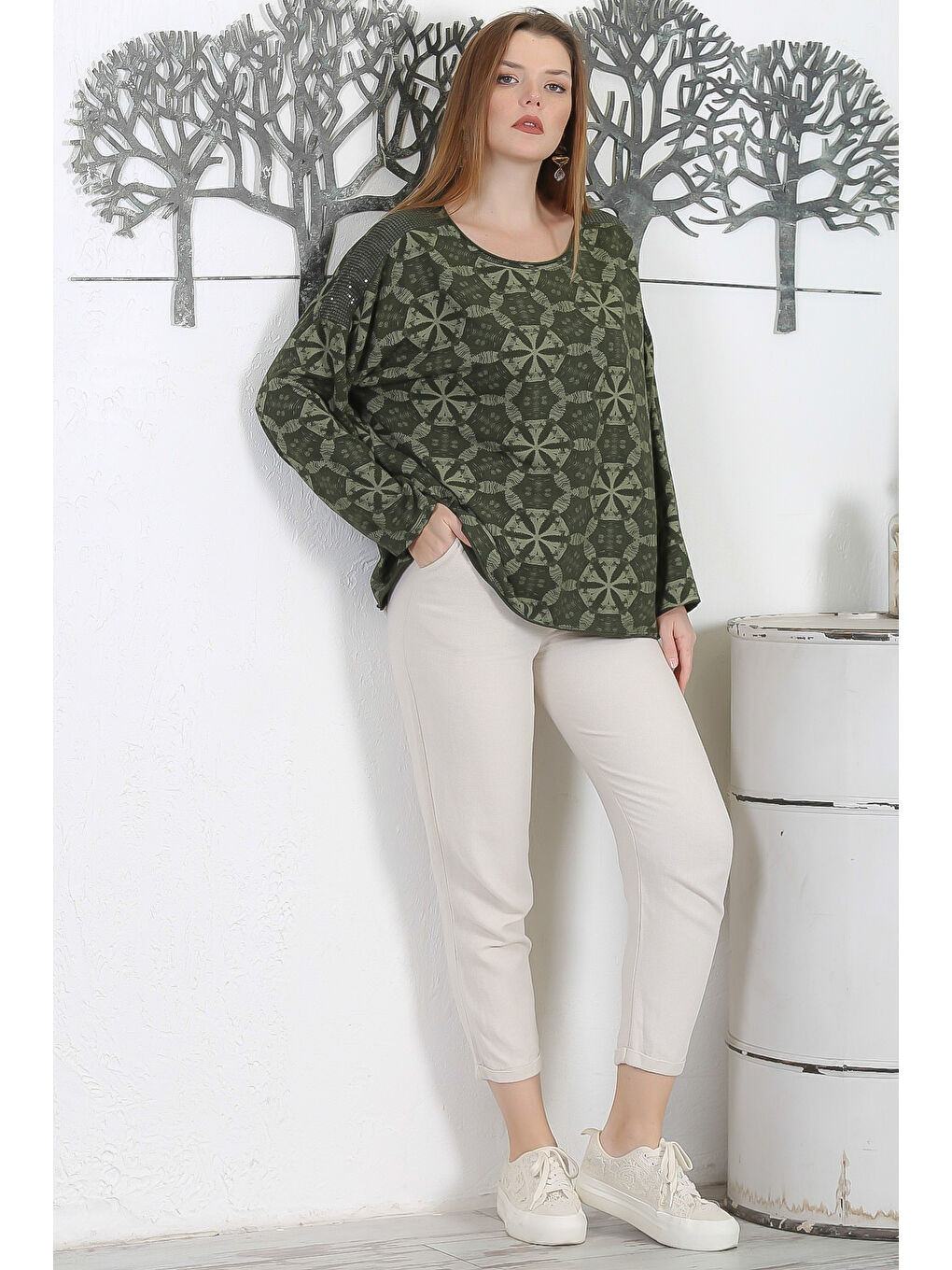 İtalyan Koyu Yeşil Yuvarlak Yaka Uzun Kol Pul Payetli Baskılı 2 İplik Şardonsuz Casual Örme Bluz-4