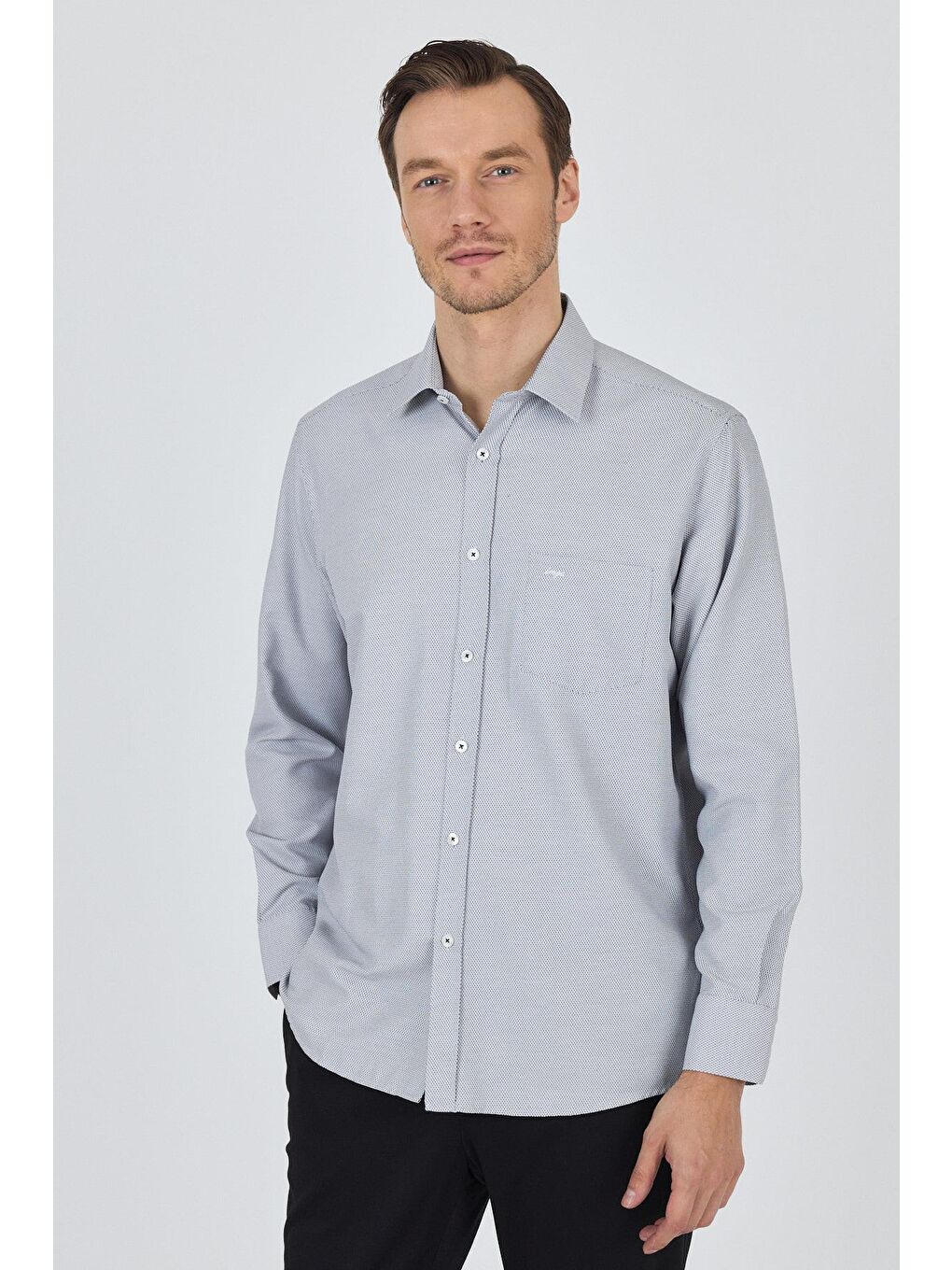 Siyah Sert Yaka Kendinden Desenli Classic Pamuklu Comfort Fit Büyük Beden Gömlek 1004250220-4