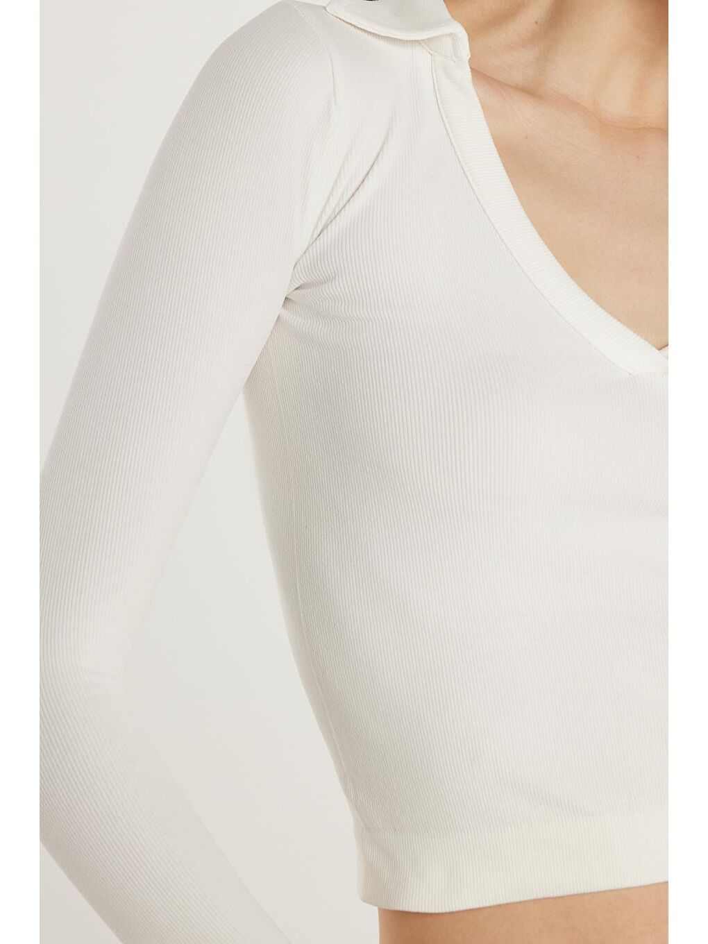 Kadın Slim Fit Dar Kesim V Yaka Ekru Bluz-1