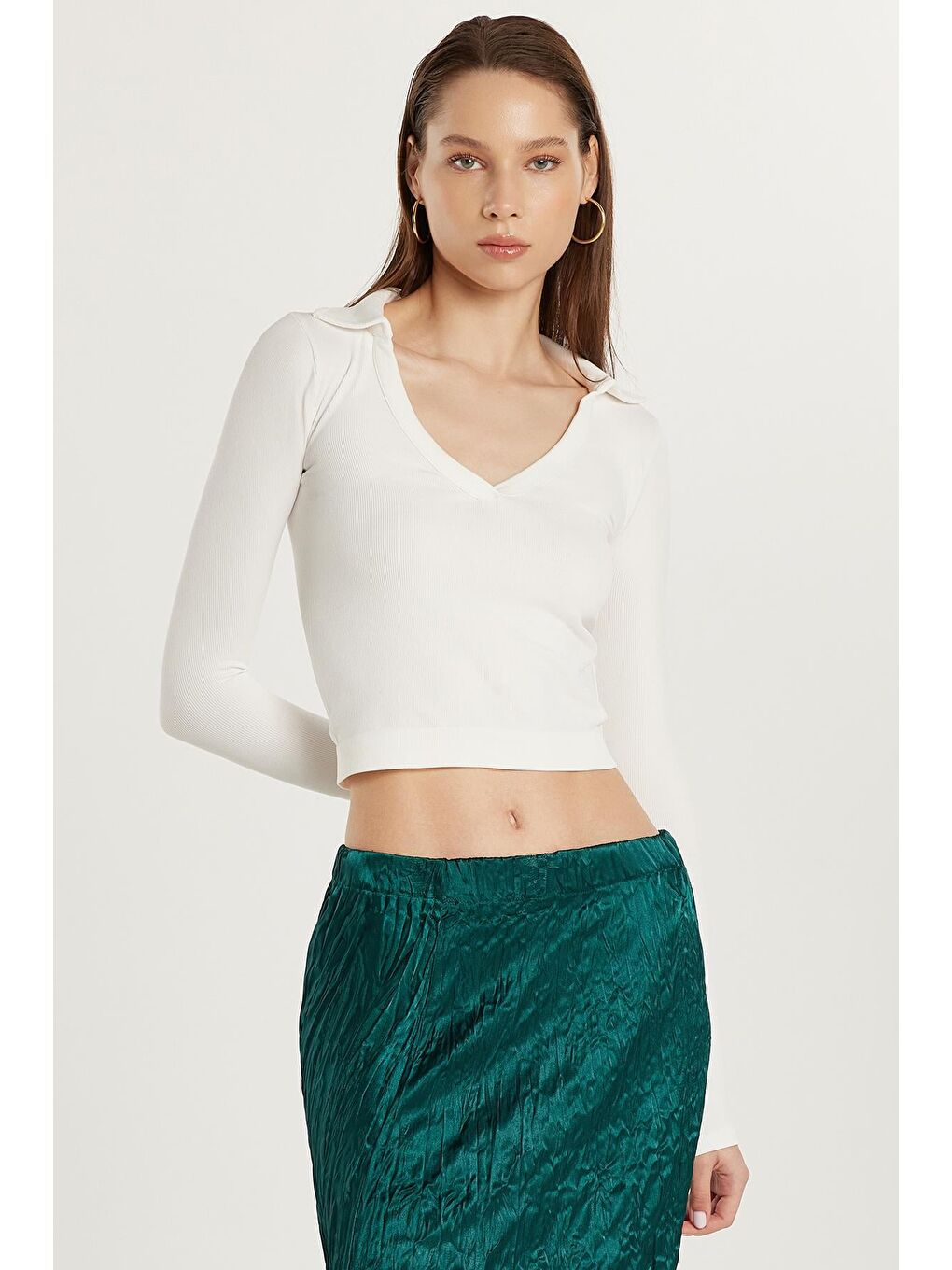 Kadın Slim Fit Dar Kesim V Yaka Ekru Bluz-2
