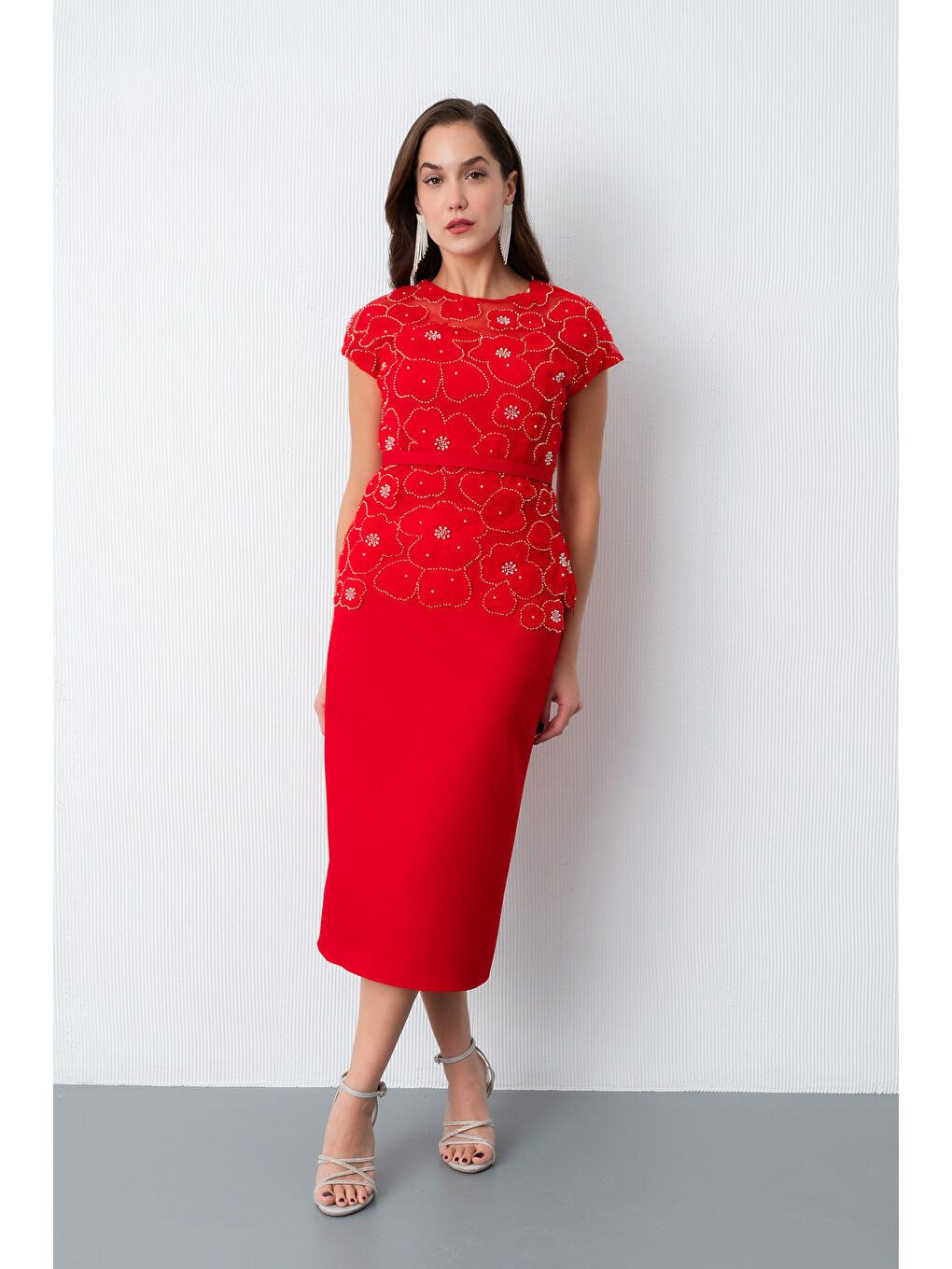 Kadın Kırmızı Dantelli Midi Abiye Elbise