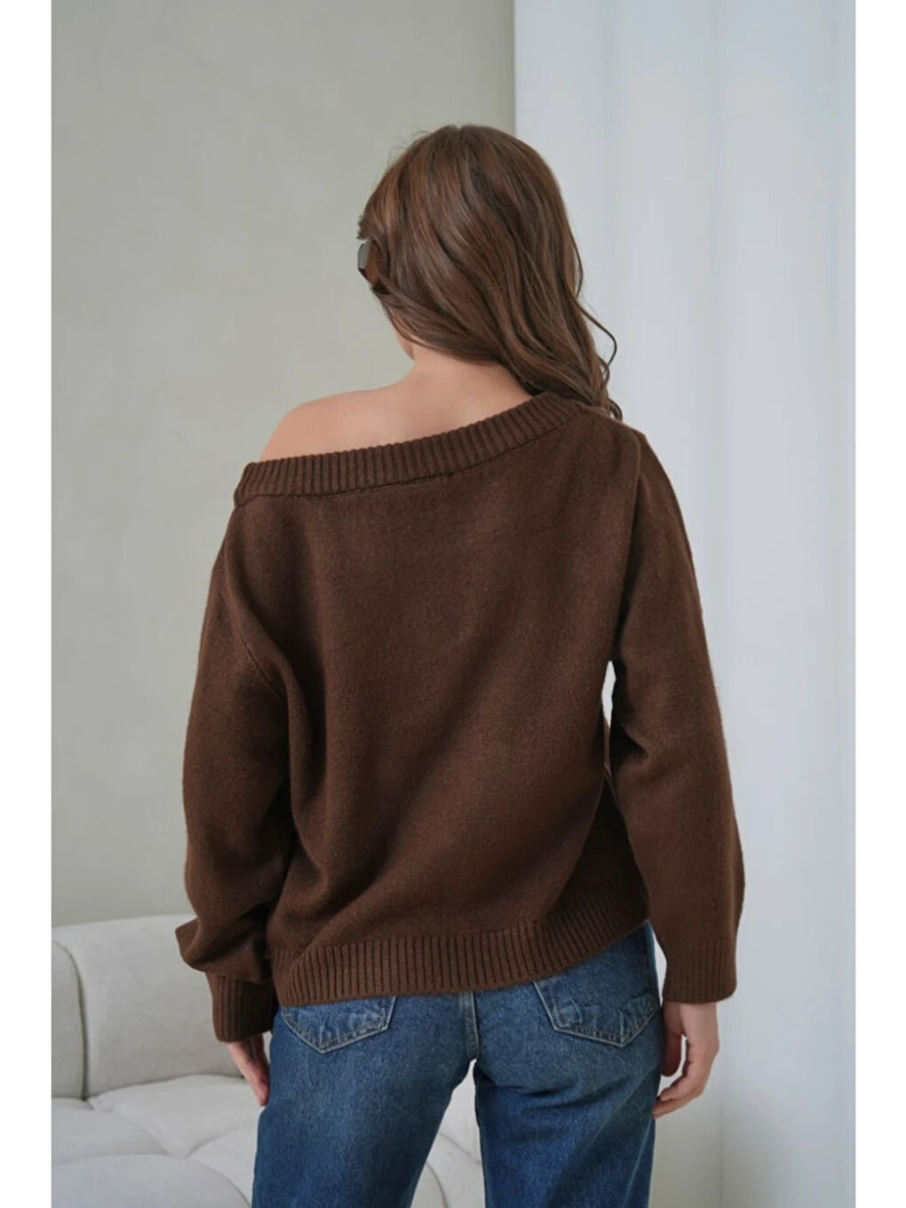 Kahverengi Asimetrik Yaka Oversize Triko Kazak-1