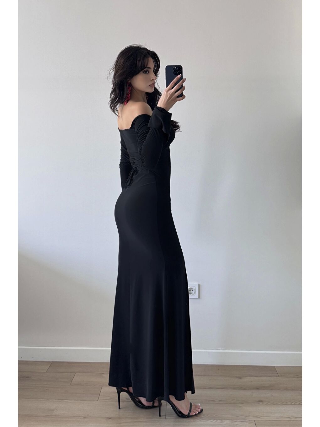 Kadın Siyah Yırtmaçlı Uzun Elbise 1041-2465-4