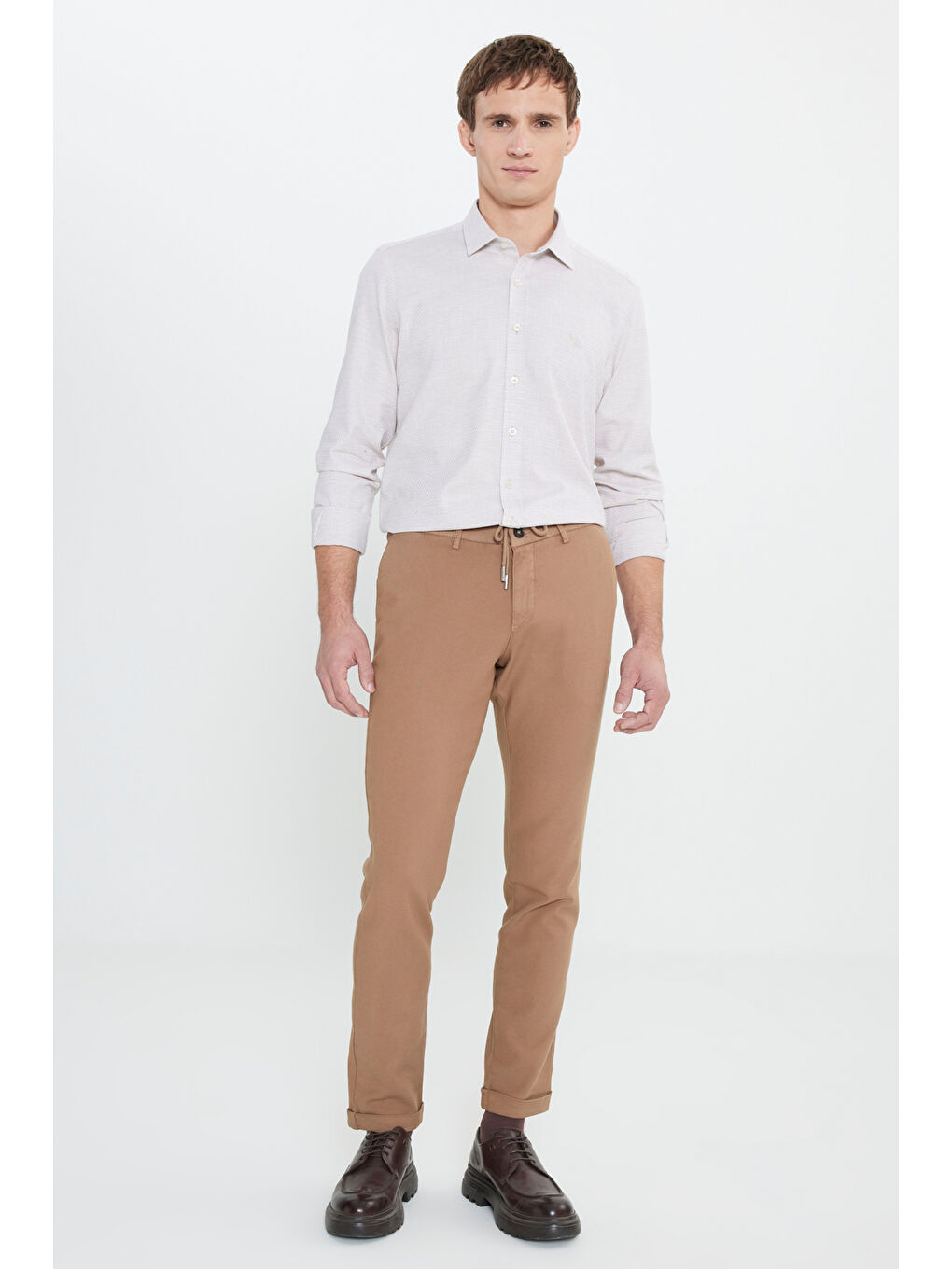 Erkek Bej %100 Pamuk Oxford Slim Fit Dar Kesim Klasik Yaka Balıksırtı Desenli Gömlek-1