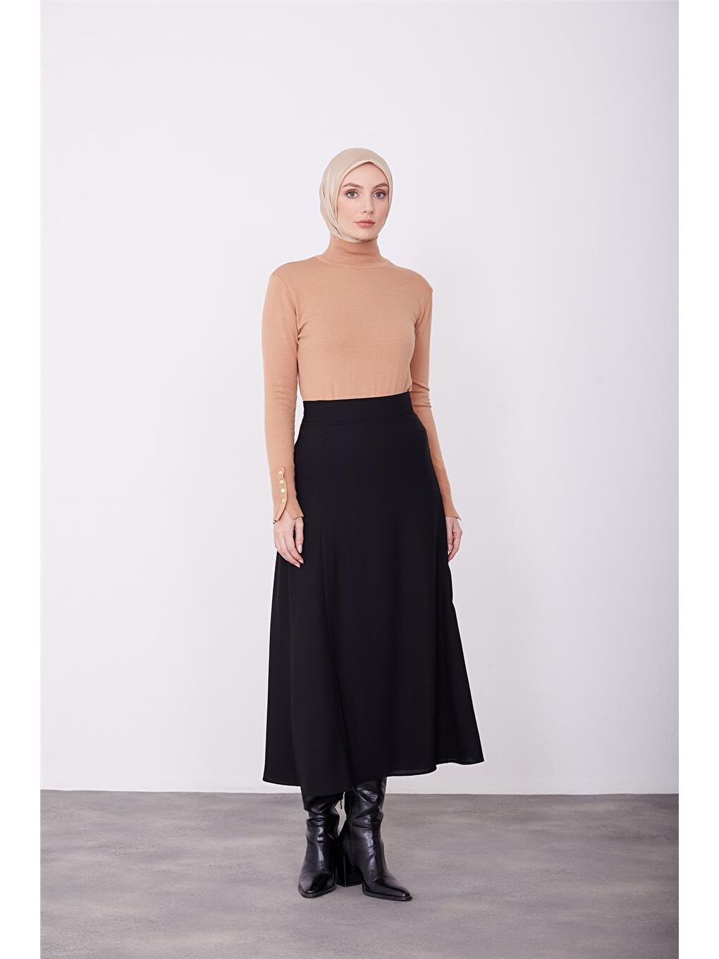 Arkası Lastikli Ve Fermuarlı Kup Detaylı Etek 23K1528 Siyah-2