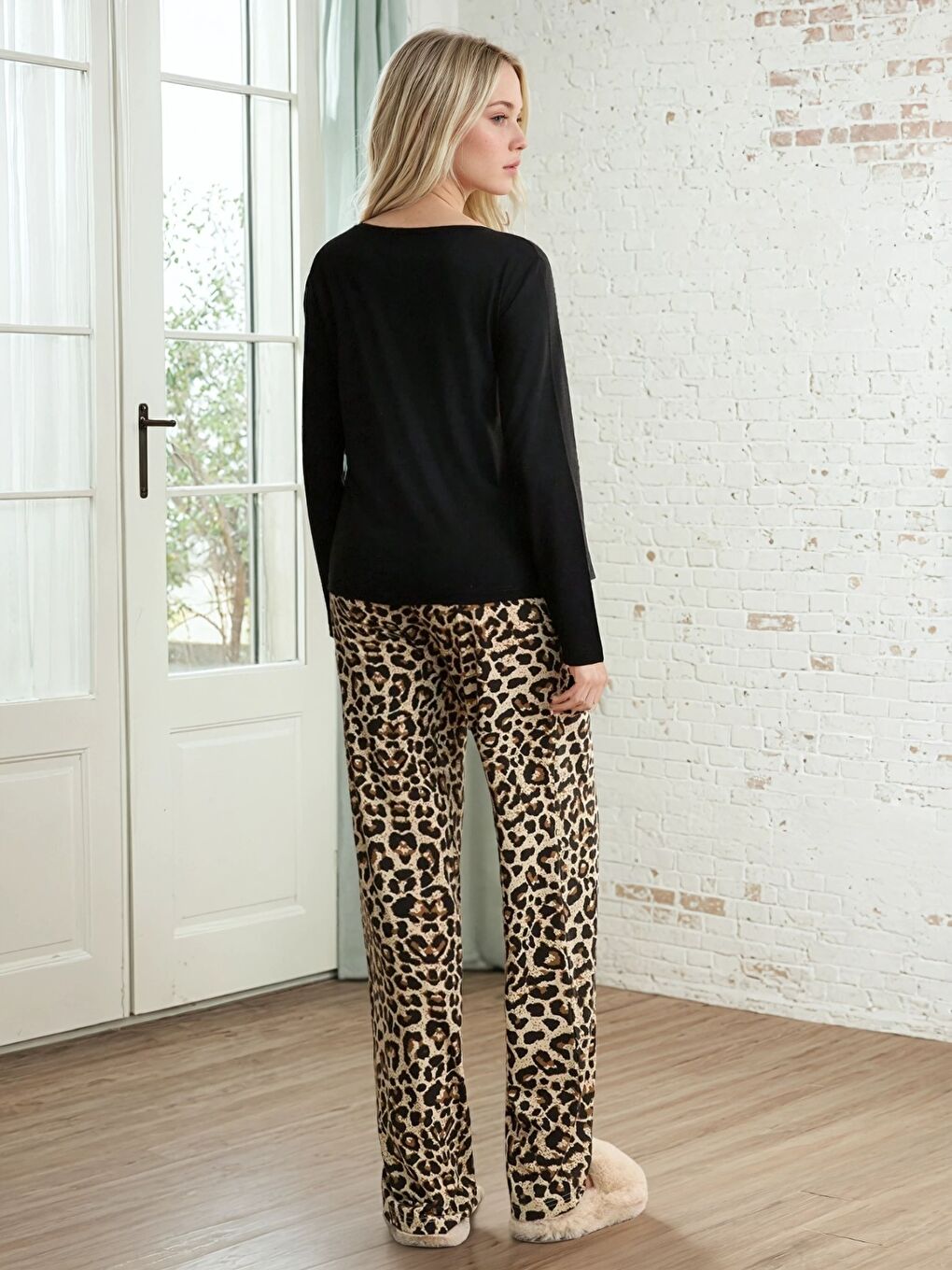 Siyah Leopar Desenli Kadın Pijama Takımı-2