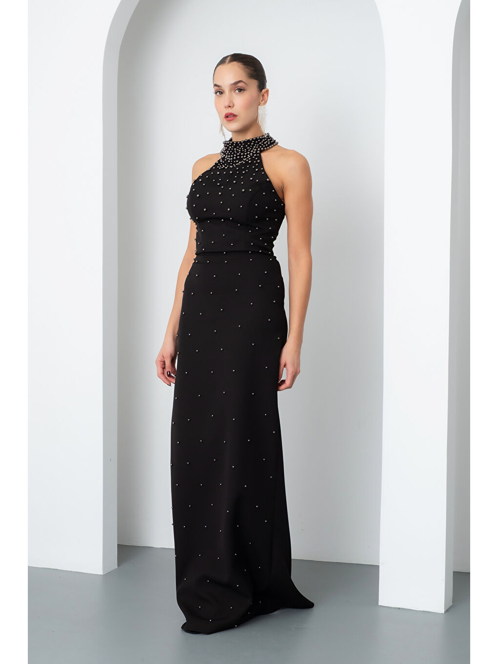 Kadın Siyah-Gri Halter Yaka İncili Söz Nişan Nikah Abiye Elbise