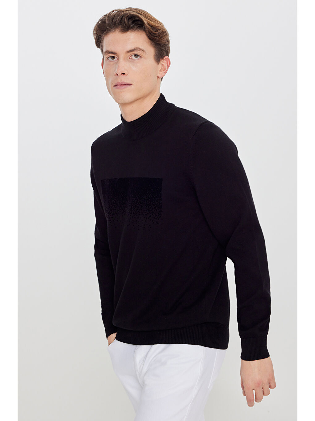 Erkek Siyah %100 Pamuk Standart Fit Normal Kesim Yarım Balıkçı Yaka Baskılı Triko Kazak-2