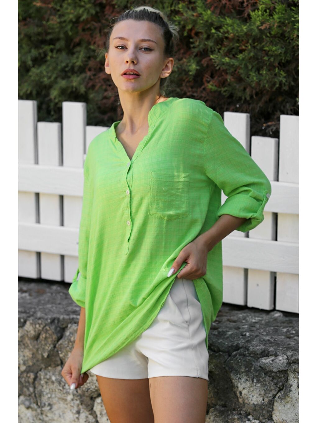 Fıstık Yeşili Hakim Yaka Düğmeli Uzun Kollu Düğmeli Cepli Yıkamalı Dokuma Casual Pamuklu Bluz-4