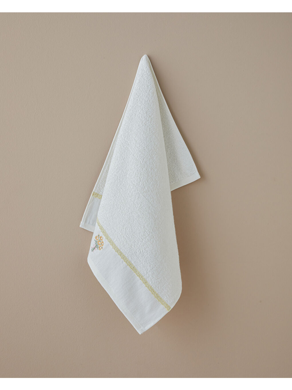 Daisy Bouquet Pamuk Nakışlı Yüz Havlusu 50x80 cm Ekru