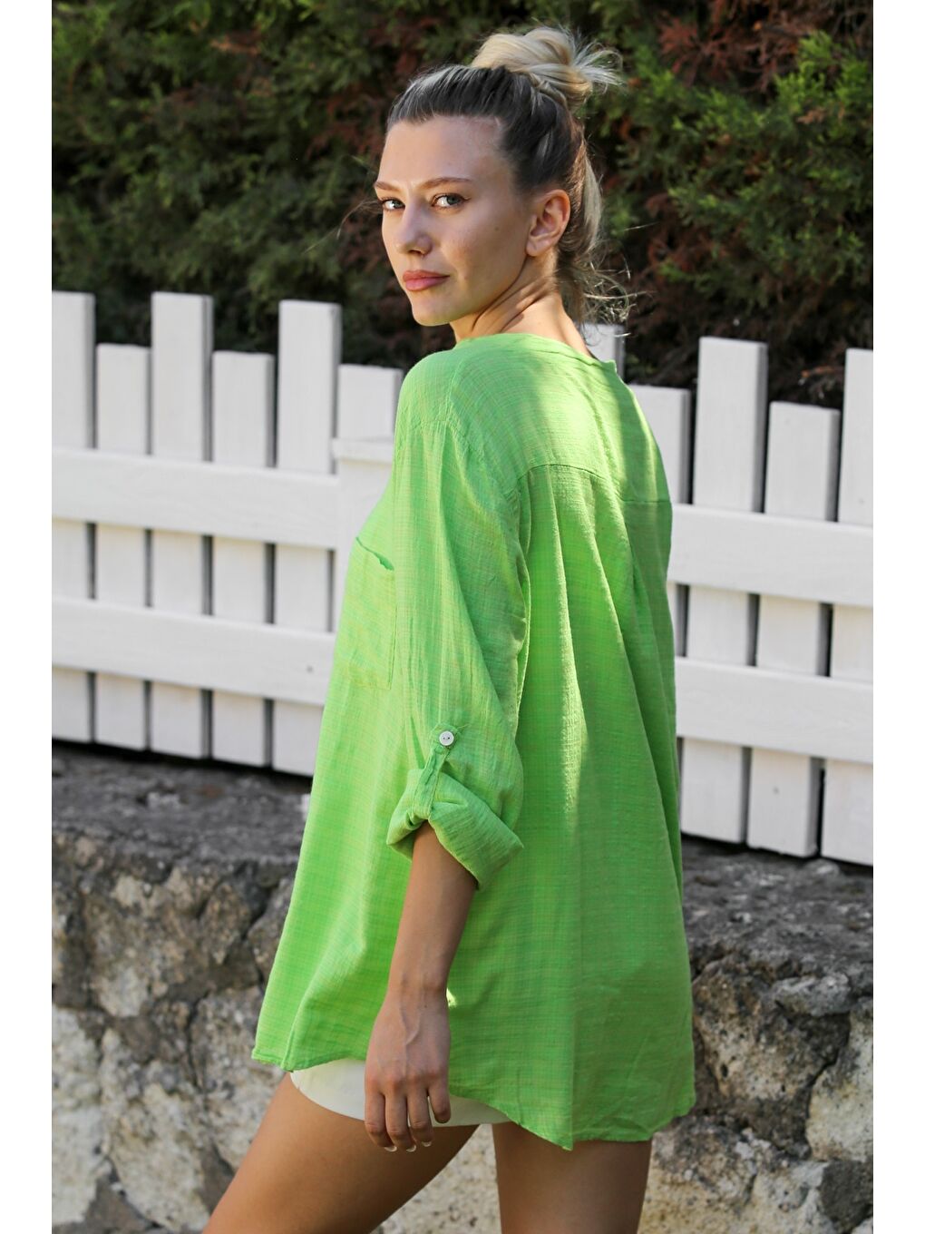 Fıstık Yeşili Hakim Yaka Düğmeli Uzun Kollu Düğmeli Cepli Yıkamalı Dokuma Casual Pamuklu Bluz-5