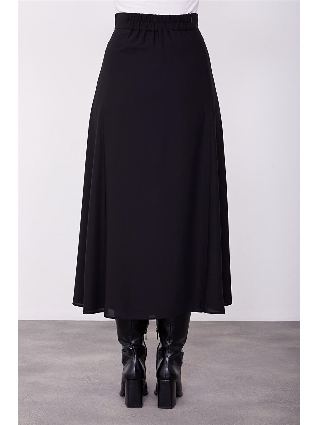 Arkası Lastikli Ve Fermuarlı Kup Detaylı Etek 23K1528 Siyah-5