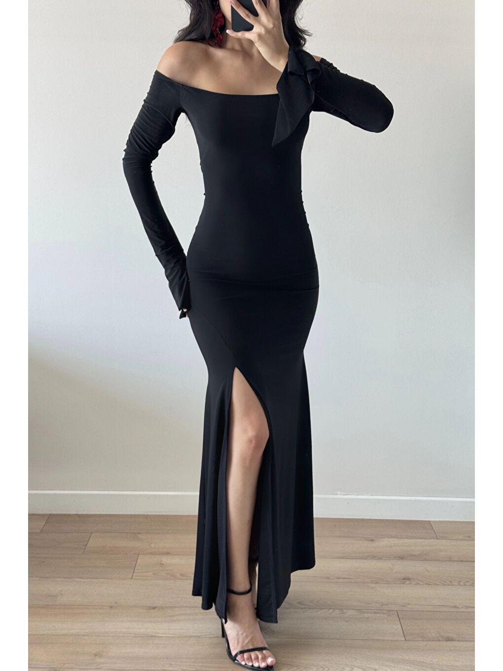 Kadın Siyah Yırtmaçlı Uzun Elbise 1041-2465-5