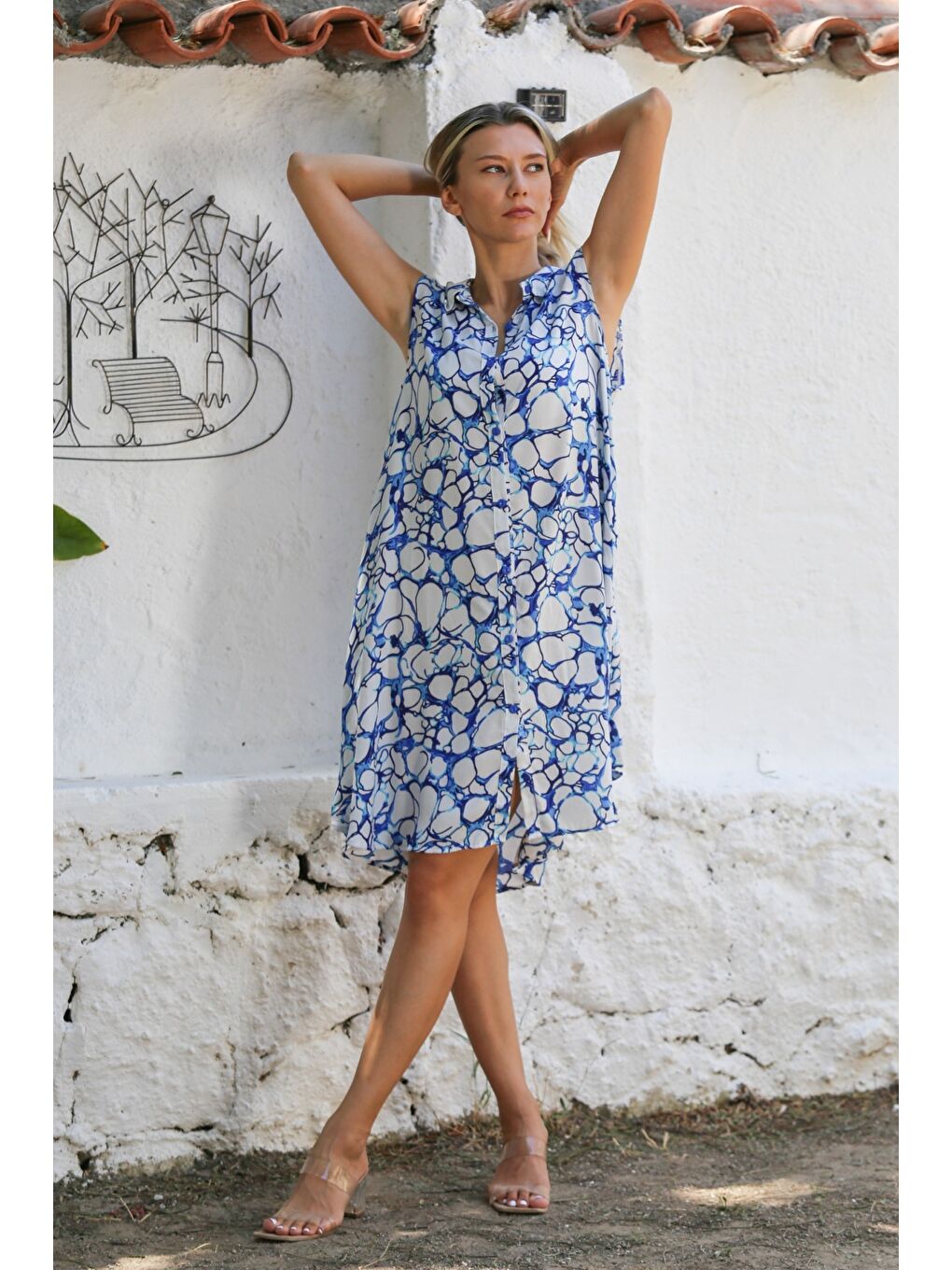 Beyaz-Mavi Gömlek Yaka Kolsuz Düğmeli Allover Baskılı Dokuma Casual Elbise-6