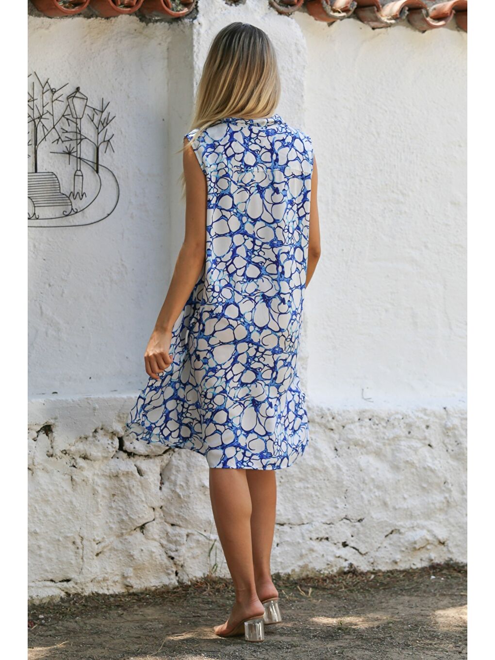 Beyaz-Mavi Gömlek Yaka Kolsuz Düğmeli Allover Baskılı Dokuma Casual Elbise-7