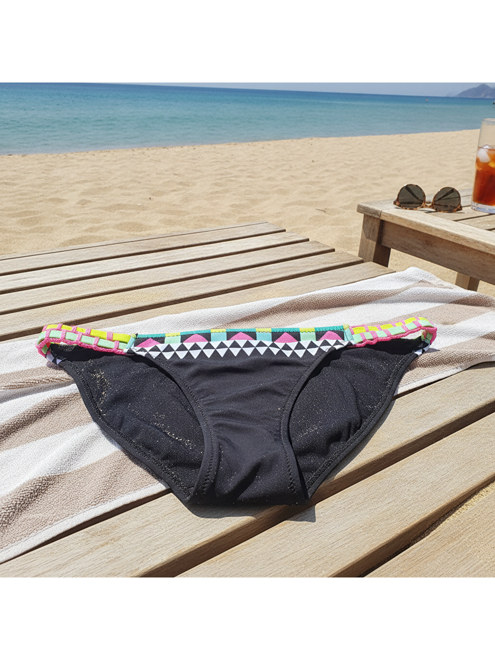 Karışık Kadın Plaj Giyim Siyah Renk Desenli Bikini Alt Bb2565-1