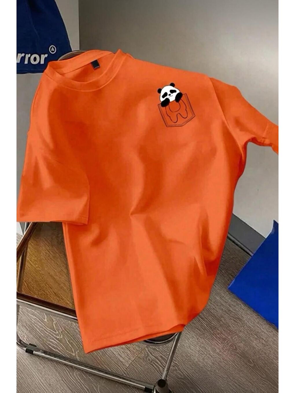 Turuncu Cepte Panda Baskılı Oversize Unisex Pamuklu Tişört Battal Büyük Beden Tshirt