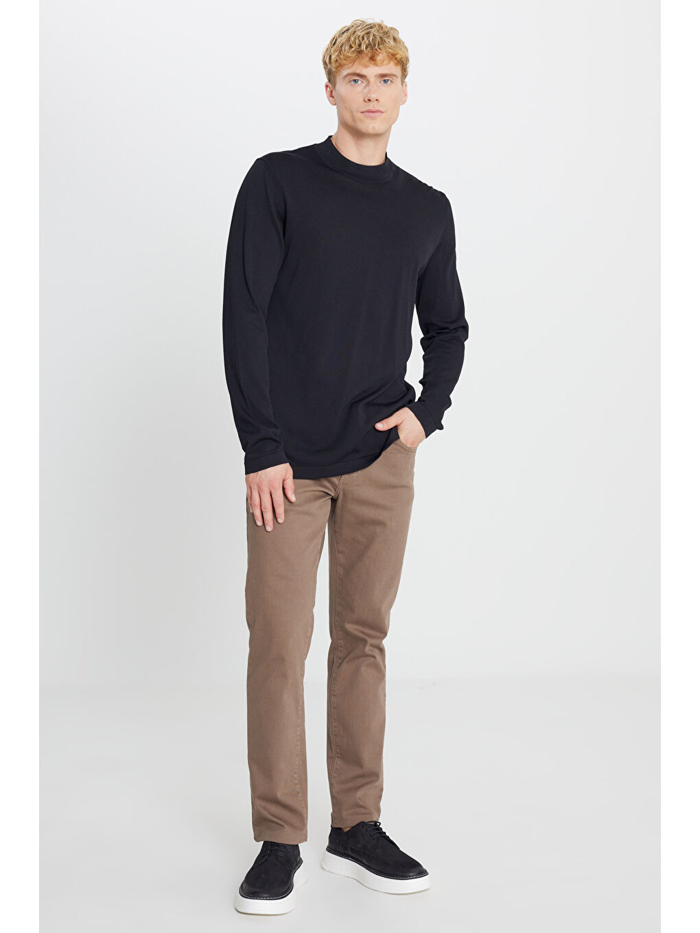 Erkek Siyah Standart Fit Normal Kesim Yarım Balıkçı Yaka Triko Basic Kazak-1