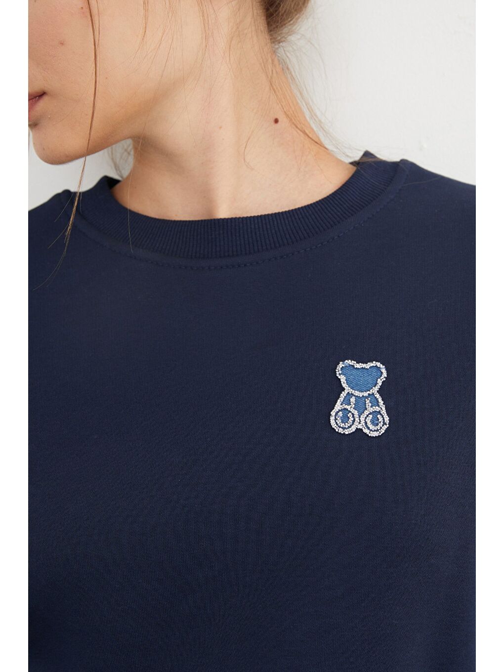 Lacivert 3 İplik Taş İşlemeli Ayıcık Nakışlı Sweatshirt-3