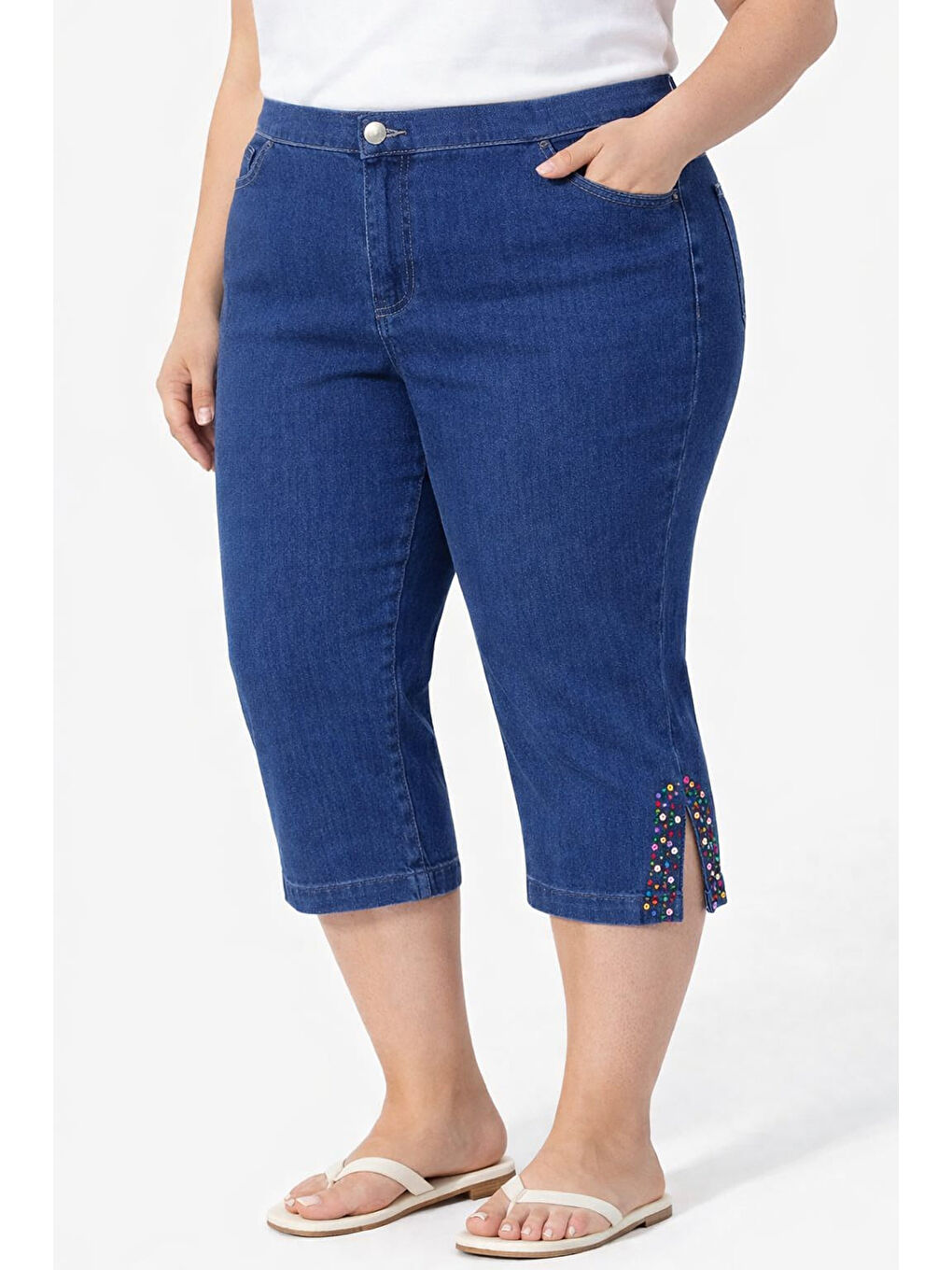 Büyük Beden Kadın Diz Altı Paçası Boncuk İşleme Detay Jean Kapri 01 Mavi