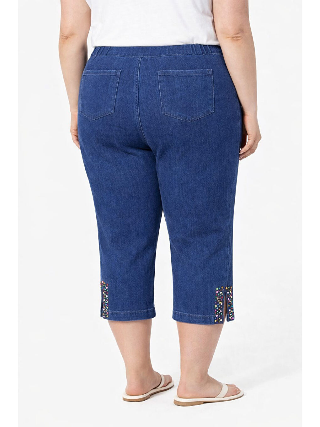 Büyük Beden Kadın Diz Altı Paçası Boncuk İşleme Detay Jean Kapri 01 Mavi-3