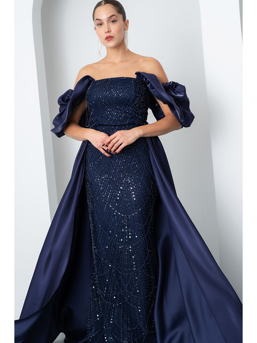Kadın Lacivert Kayık Yaka Saten Kuyruklu Uzun Boncuklu Abiye-3