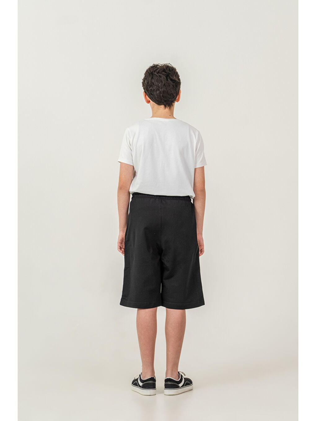 Siyah Yanlar Şeritli Erkek Çocuk Şort-3