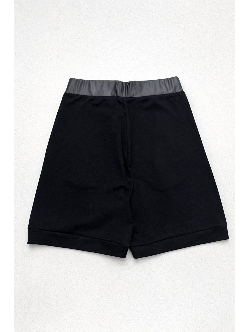 Çocuk Siyah Deri Görünümlü Şort-1